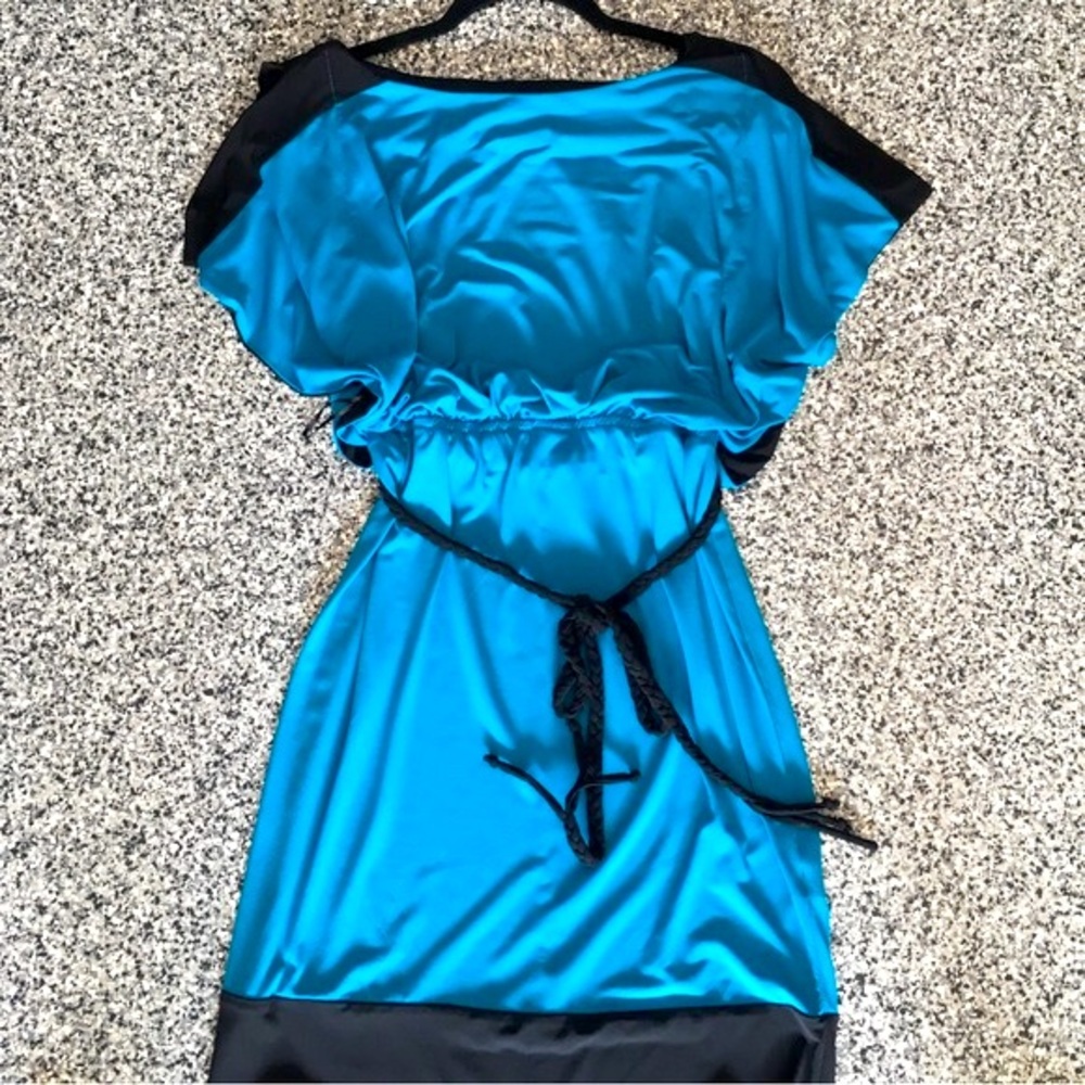 Sangria ✦ Two-tone Open Sleeve Dress (size 6)